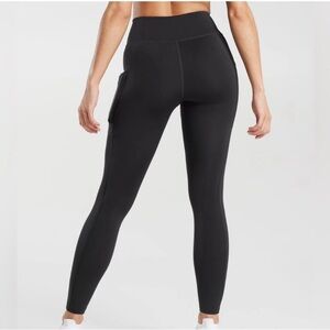 GYMSHARK HR Black Side pocket and mesh detail black leggings
